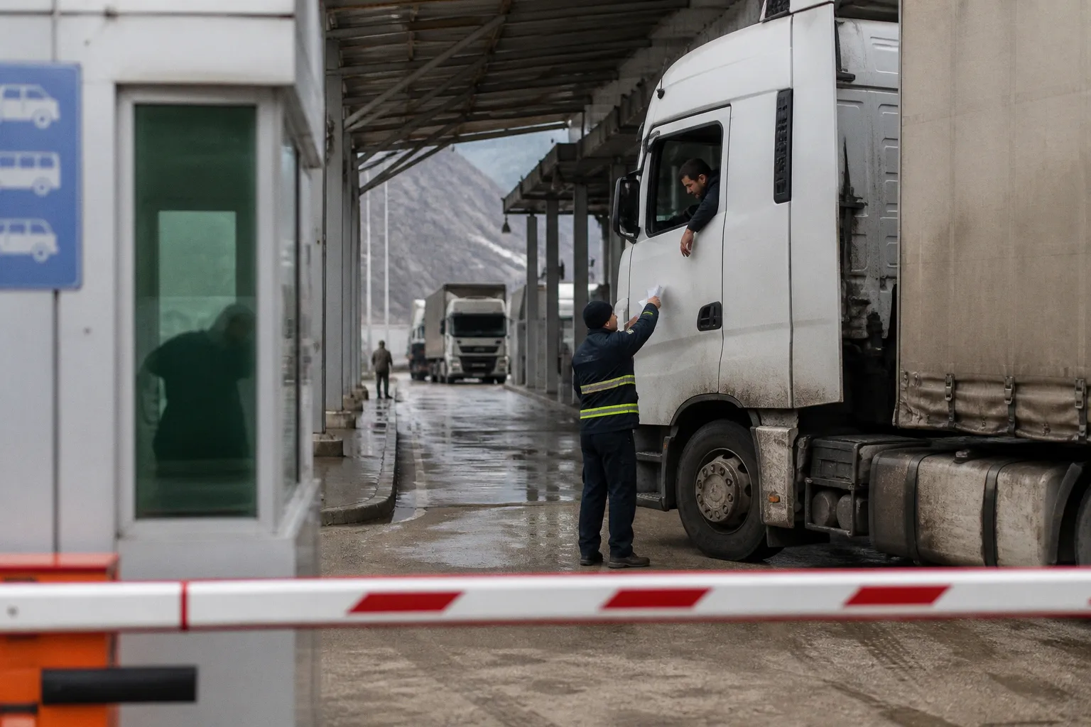 Грузия и Узбекистан перевели международные автоперевозки на электронные разрешения E-permit