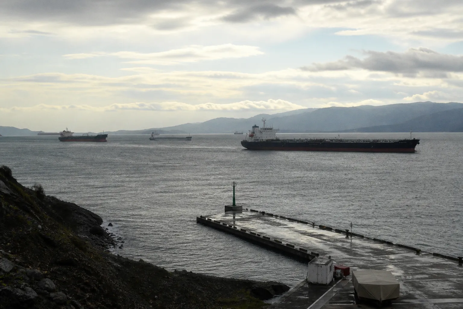 Реальный трафик в Ормузском проливе: почему данные расходятся с заявлениями властей